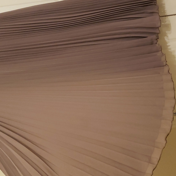 Vera Wang long pleated dress - Picture 3 of 5